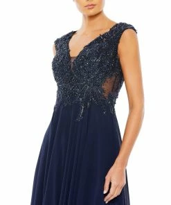 Mac Duggal Appliqued Cap Sleeve Bodice Flowy Gown