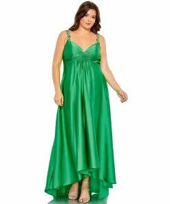 Mac Duggal Front Twist Knot Sleeveless High Low Gown (Plus)