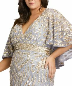 Mac Duggal Short Dresses Embellished Cape Sleeve Cocktail Dress (Plus)