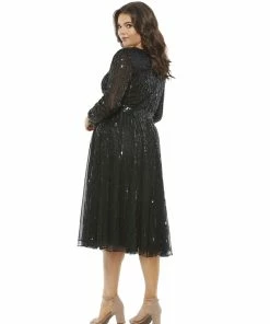 Mac Duggal Mother Of The Bride + Groom Dresses Sequined V-Neck Tea Length Cocktail Dress (Plus)