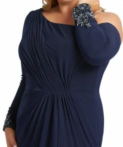 Mac Duggal Ruched Drop Shoulder Jersey Gown (Plus)