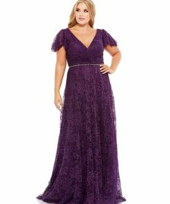 Mac Duggal Mother Of The Bride + Groom Dresses Embellished Flutter Sleeve Evening Gown (Plus)